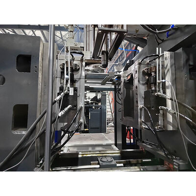 130 किलोग्राम प्रति घंटे आउटपुट 10L 20L 25L 30L जेरीकैन स्टैक बोतल के लिए एक्सट्रूज़न ब्लो मोल्डिंग मशीन स्नेहक तेल ताड़ के तेल की बोतल