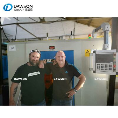 75 किलोग्राम प्रति घंटे आउटपुट ब्लो मोल्डिंग मशीन एकल स्टेशन या डबल स्टेशन 2L 5L एचडीपीई स्नेहक बोतलों के निर्माण के लिए